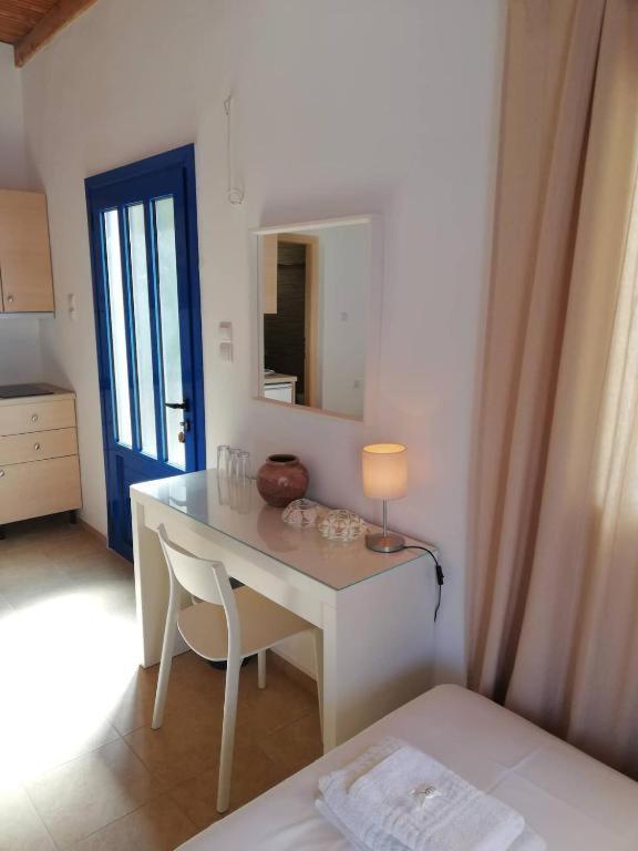 Maistrali Studio With Sea View Daire Loutro Dış mekan fotoğraf