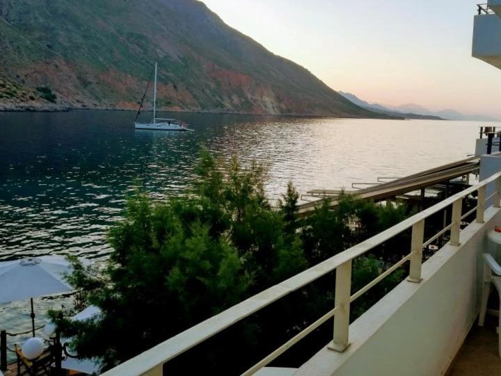 Maistrali Studio With Sea View Daire Loutro Dış mekan fotoğraf